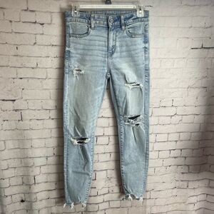 American Eagle Outfitters size 4 short light wash distressed high rise Jegging